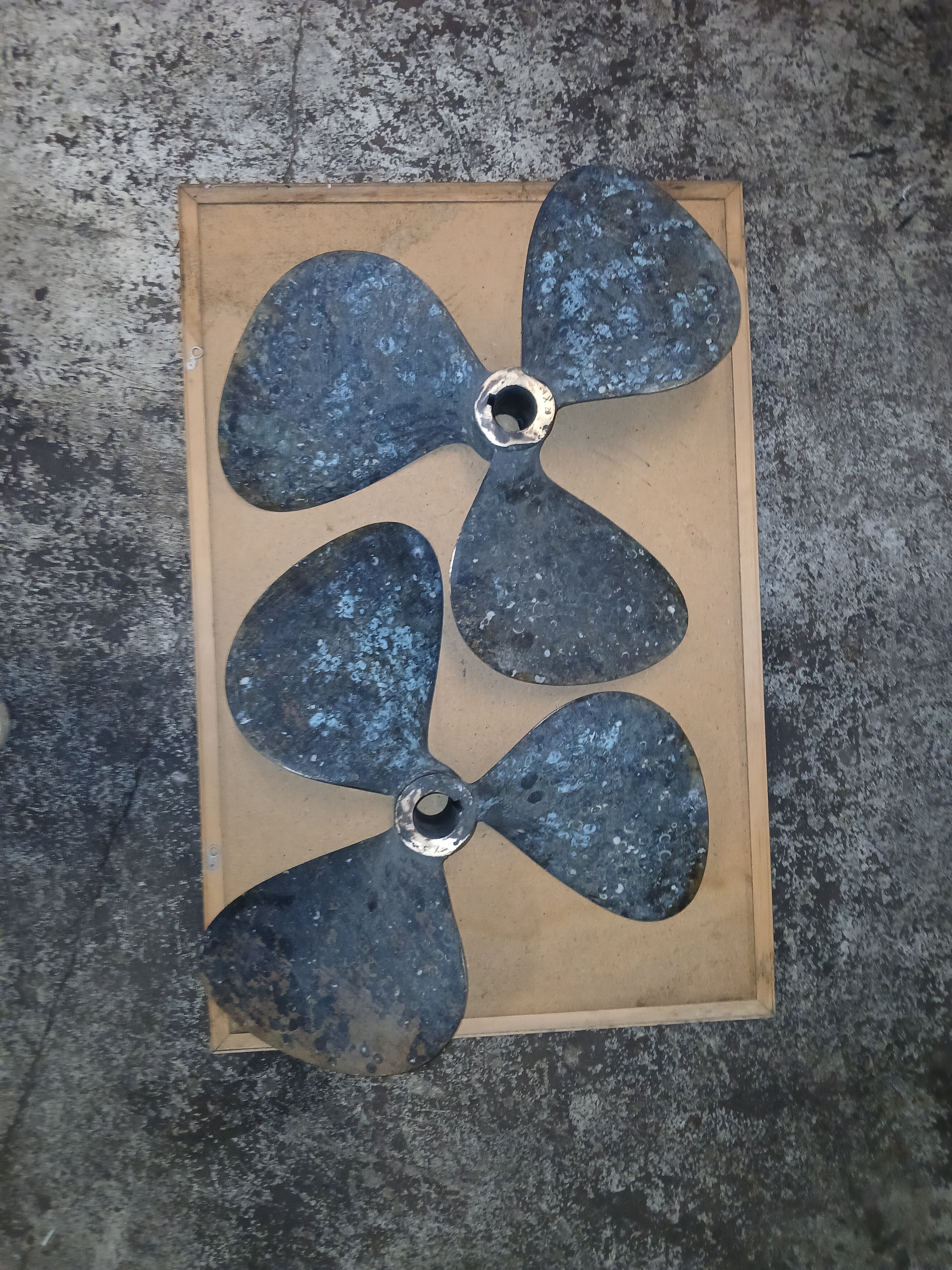 Pair of Michigan Dyna Jet 3 Blade Bronze Propellers 24x25 RH and LH 1 3/4 Shaft