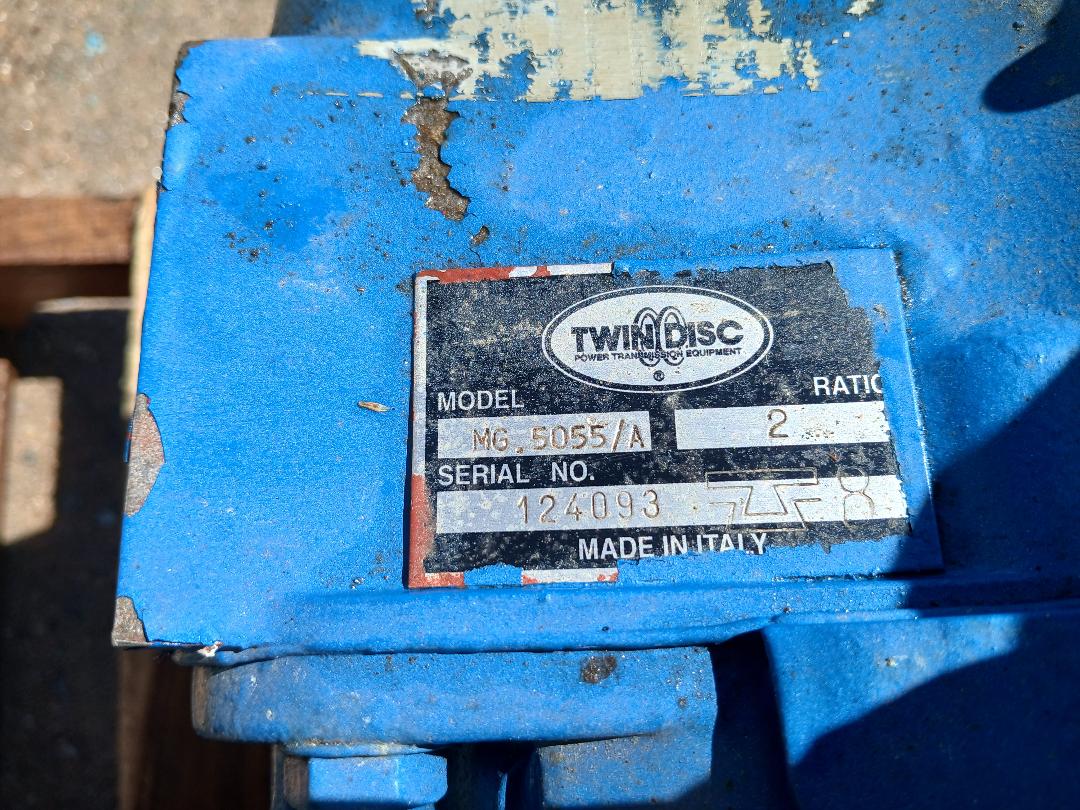 USED TWIN DISC MG5055/A MARINE TRANSMISSION GEARBOX 2:1 RATIO. GOOD CONDITION, RUNNING TAKE OUT.
