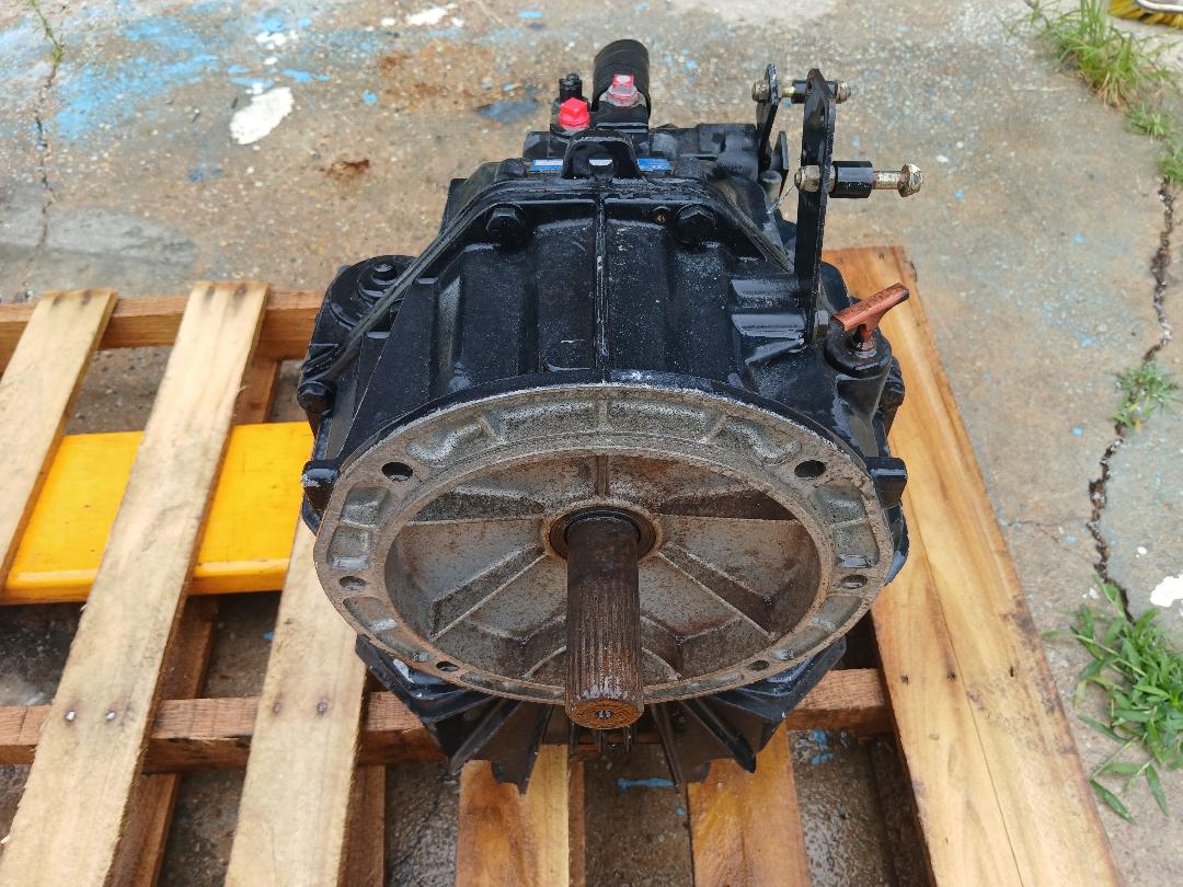 USED ZF HURTH MARINE TRANSMISSION GEARBOX HSW-630 V1 2.5 TO 1 RATIO